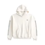 Canguro blanco con capucha, corte boxy, bolsillo tipo canguro y logo bordado en el pecho. Diseño con letras estampadas en las mangas.