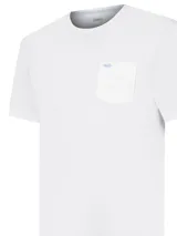 Remera celeste de algodón orgánico, corte regular fit, con cuello redondo y bolsillo en el pecho con logo bordado de la marca.
