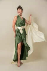 Chal italiano color champagne con hilos plateados y terminación de flecos.