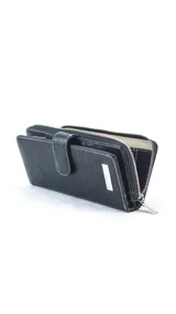 Billetera larga color camel con presilla y broche a presión. Interior con visor, tarjeteros y bolsillos. Compartimento posterior con cierre metálico, incluye bolsillos y monedero con cierre.