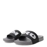 Chanclas tipo slide para hombre marca Umbro, con banda ancha negra y logo de la marca en blanco. Poseen una plantilla anatómica gris y suela de EVA para mayor amortiguación.