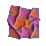 Pañuelo cuadrado de seda color violeta con estampado de círculos en tonos naranja, rosa y beige. Diseño psicodélico de la línea 70's. Edición limitada de 10 unidades.