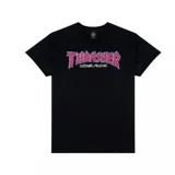 Remera negra con logo Thrasher Brick en color rosa.
