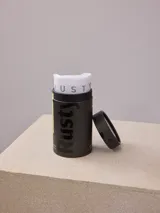 Boxer para hombre color azul oscuro con cintura elástica ancha que lleva el logo de Rusty repetido en blanco.