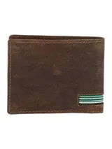 Billetera marrón de cuero con costuras a tono y cinta decorativa con los colores de la bandera uruguaya en una esquina.