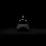 Championes de running Nike Vomero 18, color negro con detalles en blanco.