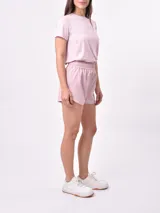 Short deportivo color rosa con cintura elastizada.
