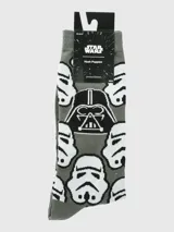 Medias de largo medio color gris con estampado temático de Star Wars, incluyendo rostros de Stormtroopers y la máscara de Darth Vader en blanco y negro.
