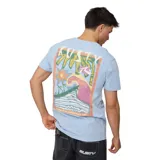 Remera celeste de manga corta con logo de la marca Rusty estampado en el pecho.