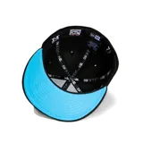 Gorra New Era 59FIFTY de los Los Angeles Dodgers, color negro, con logo del equipo bordado al frente con llamas, parche lateral de la Serie Mundial de 1988 y visera plana.