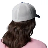 Gorra de béisbol Columbia color beige con paneles traseros de malla azul marino y logo de la marca bordado en el frente.