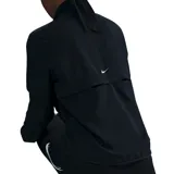Campera deportiva Nike negra con cierre frontal, logo Swoosh blanco en el pecho y corte entallado.