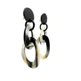 Caravanas de asta en blanco y negro, con diseño de cadena y ajuste tipo clip.