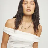 Collar de cadena de bolas de metal bañada en plata de ley, con cierre y dije de candado en baño de oro 18k.