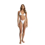 Top de bikini blanco de corte triangular con tirantes finos.