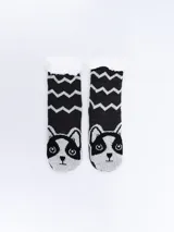 Par de medias de caña media color gris oscuro con diseño de zigzag blanco y borde superior de sherpa blanco.