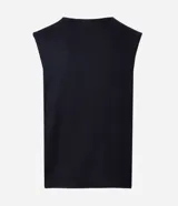 Musculosa de hombre color blanco hueso, con textura de punto, corte regular y escote redondo (canoa).