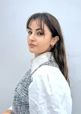 Aros tipo argolla de acero inoxidable color plateado, de 12mm de diámetro interno, con acabado PVD de titanio.