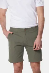 Bermuda color verde militar con cintura elastizada.