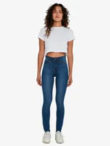 Jeans skinny de tiro alto color azul oscuro.