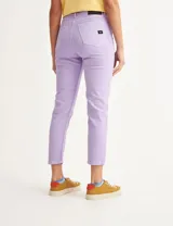 Pantalón de jean negro de corte recto y tiro alto.