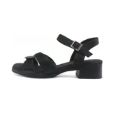 Sandalia de mujer Panama Jack color dorado metalizado, con tacón bajo y ancho. Presenta tiras cruzadas en la parte delantera, una de ellas en color plateado, y cierre ajustable con hebilla en el tobillo.