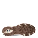 Championes New Balance 530 de mujer, color gris claro con detalles en blanco y beige. Presentan una capellada de malla transpirable con refuerzos sintéticos y entresuela con tecnología ABZORB.