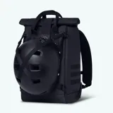 Mochila Cabaia modelo Explorer Wellington, color negro, con tapa enrollable, revestimiento impermeable, cremalleras AquaGuard, espumas traseras, bolsillo exterior para botella de agua, rayas reflectantes, compartimento principal amplio, bolsillo para ordenador de hasta 16 pulgadas, hebilla de bloqueo magnético Fidlock, correa para el pecho y sistema MOLLE.