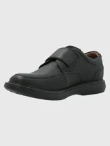 Zapato de cuero negro con ajuste de velcro y suela de goma EVA.