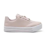 Championes deportivos color rosa claro, con plataforma blanca y cordones con apliques dorados.