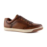 Zapato casual Hi-Tec Iker de cuero color marrón con cordones, suela de goma color beige y detalles de costuras.