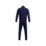Conjunto deportivo Under Armour de hombre, compuesto por campera con cierre y pantalón largo. Diseño negro con detalles de franjas blancas en mangas y piernas, y logo de la marca en blanco.