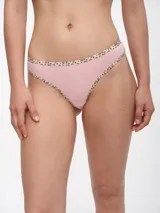 Colaless rosado con ribete de estampado animal print.