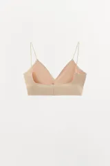 Bralette negro triangular confeccionado en hilatura con modal y tirantes finos.
