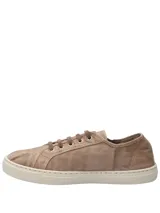 Zapatillas acordonadas color ocre, hechas en España con algodón orgánico.