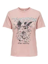 Remera rosa de algodón con cuello redondo y mangas cortas. Estampado frontal con la frase "Tomorrow is not promised" sobre un diseño de ángel, flores y calavera.