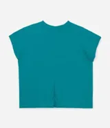 Blusa tipo muscle tee color turquesa, hecha en ribana de viscosa y poliéster, con escote redondo y sin sisas.