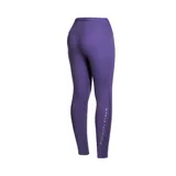 Calza deportiva larga color violeta, de tiro alto y corte ajustado.