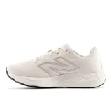 Championes de running New Balance modelo 680 V8, color crema con detalles en plateado y suela blanca con tecnología Fresh Foam.