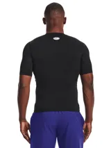 Remera deportiva blanca Under Armour HeatGear Armour de manga corta, corte ajustado y logo negro en el pecho.