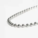 Gargantilla de plata 925 con cadena de 45cm y perlas de 4mm de diámetro.
