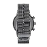 Reloj Emporio Armani modelo AR1979, con caja de acero inoxidable gris de 46mm y esfera azul con subesferas de cronógrafo y ventana de fecha. Correa de malla de acero inoxidable gris oscuro con cierre desplegable.