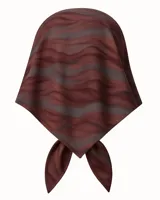 Pañuelo cuadrado de satén con estampado abstracto en tonos marrón y gris.