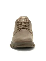 Zapato de cuero color marrón para hombre, modelo Threshold Low Beaned de la marca Caterpillar. Presenta un diseño de caña baja con cordones, forro de malla de nylon transpirable, plantilla acolchada y suela de goma con tracción.