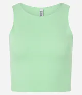 Top cropped color verde claro, de algodón acanalado y cuello redondo.