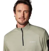 Buzo polar Columbia de hombre, color verde oliva, con cierre de un cuarto en el cuello, tecnología Omni-Shade UPF 40 y Omni-Wick.