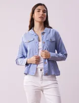 Camperita de lino estampado marca Dash, con abertura central con botones y bolsillos delanteros.