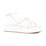 Sandalias negras con plataforma, tiras finas y pulsera con hebilla al tobillo.