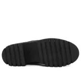 Bota casual Usaflex de cuero negro con caña acolchada y plataforma track.