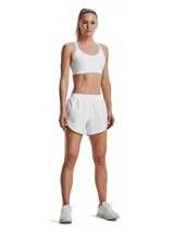 Short deportivo Under Armour Fly By Elite 3, color blanco, con cintura elástica, logo reflectivo y paneles laterales de malla.